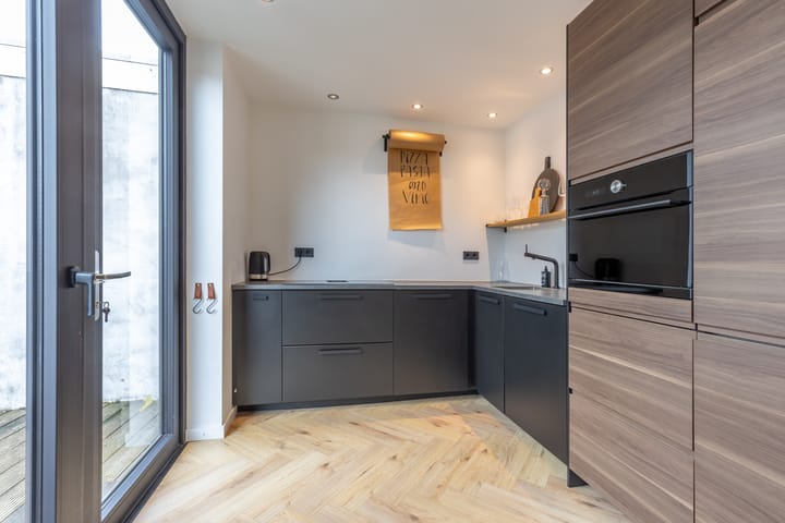 Foto 11 van Broeksittarderweg 124