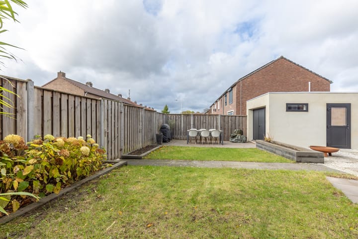 Foto 18 van Broeksittarderweg 124