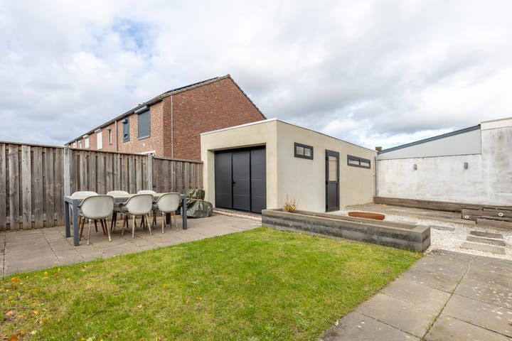 Foto 19 van Broeksittarderweg 124