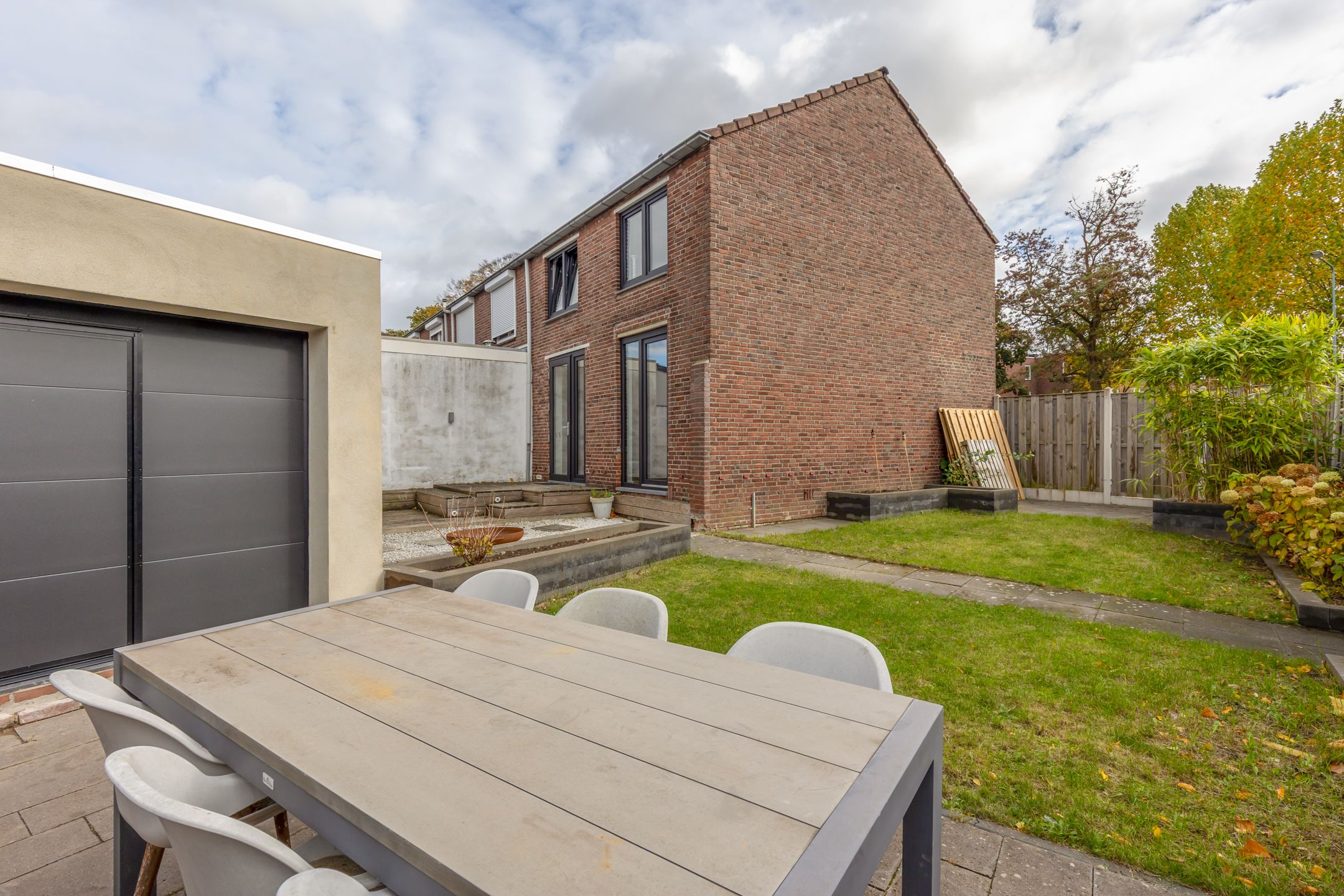 Foto 21 van Broeksittarderweg 124