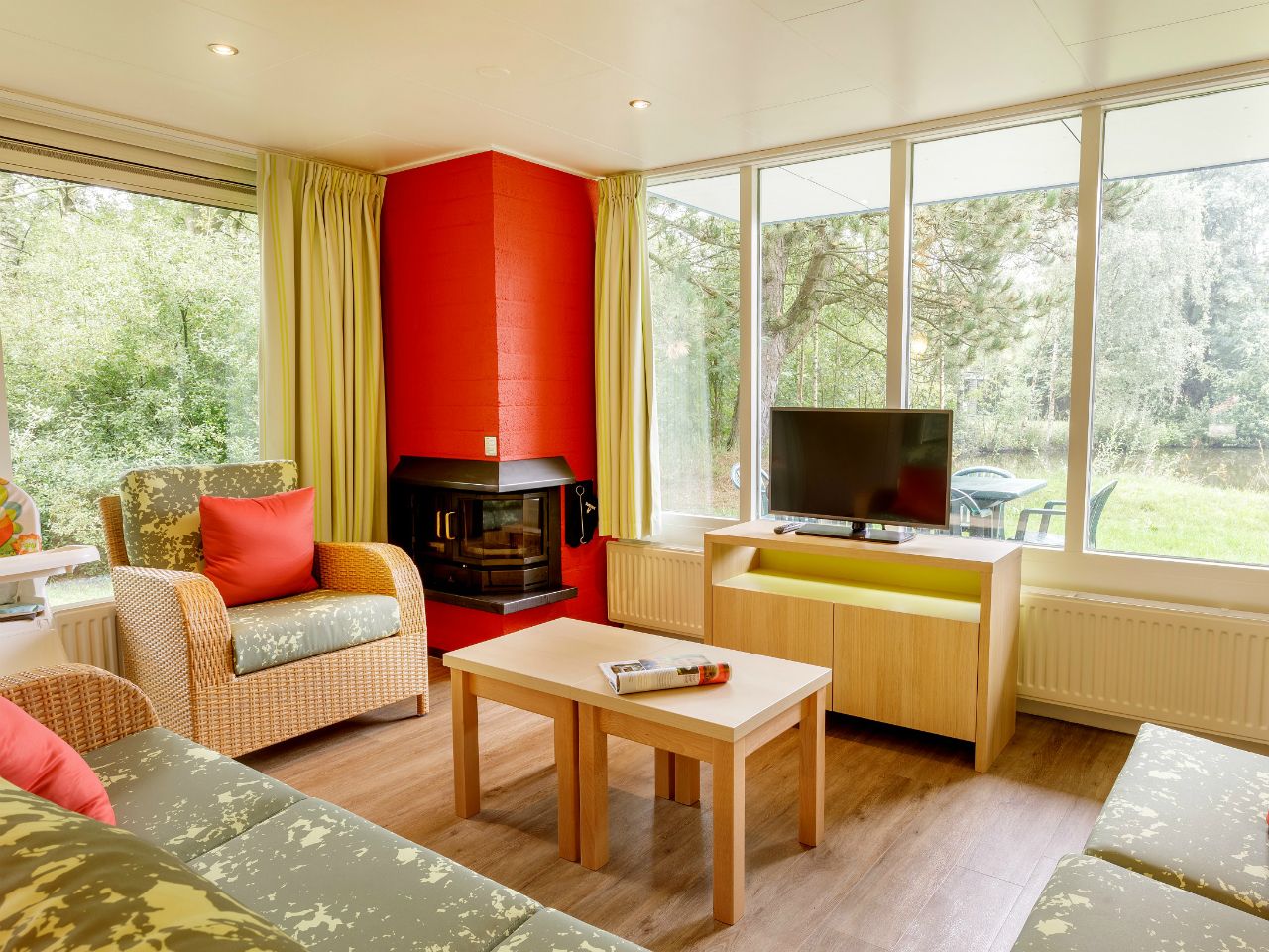 4-bedroom freehold villa in America — photo 4 of 5