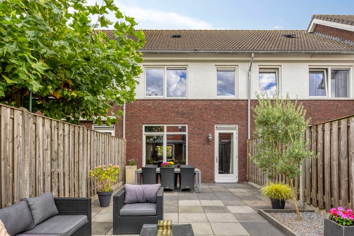 Foto 2 van Maarten van Leeuwenstraat 3