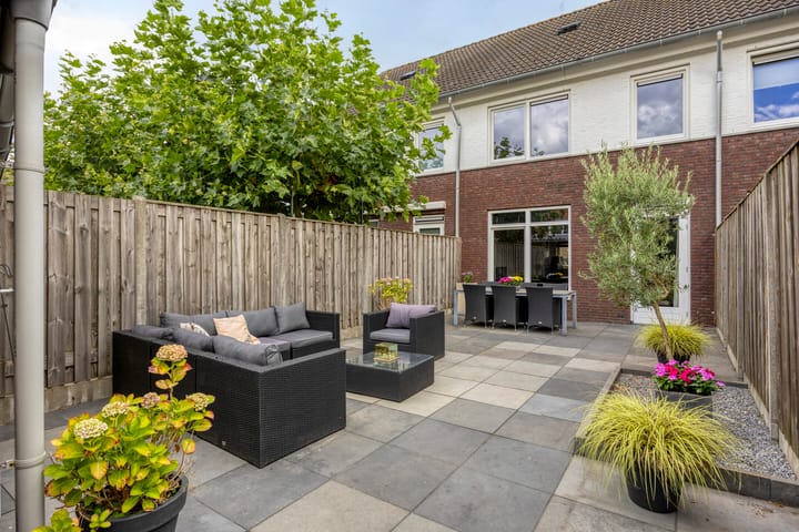 Foto 23 van Maarten van Leeuwenstraat 3