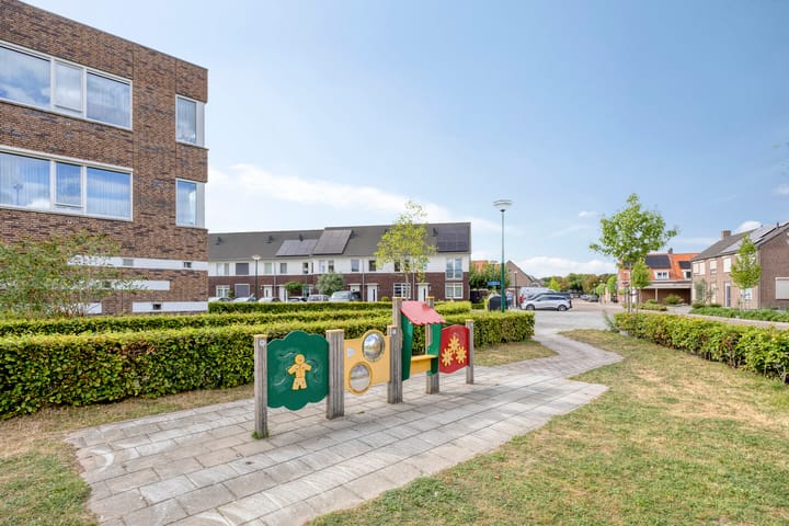 Foto 27 van Maarten van Leeuwenstraat 3