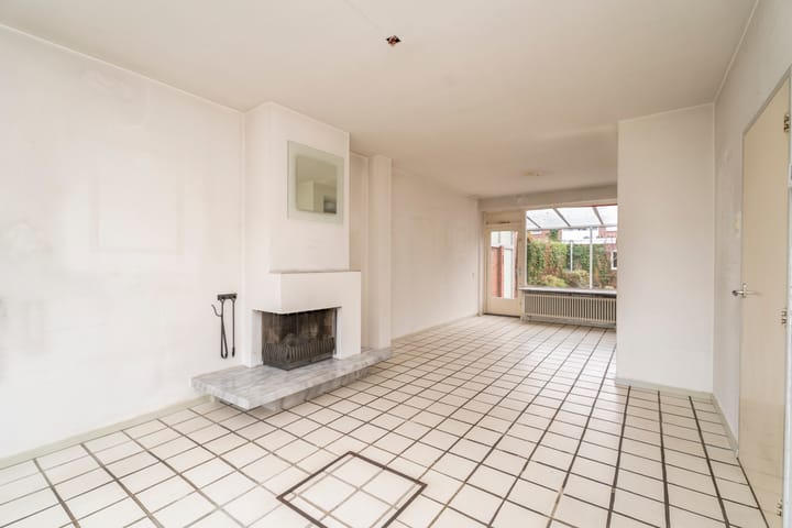 Photo 4 of Slot Mathenessestraat 18