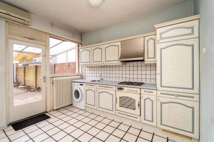 Photo 8 of Slot Mathenessestraat 18