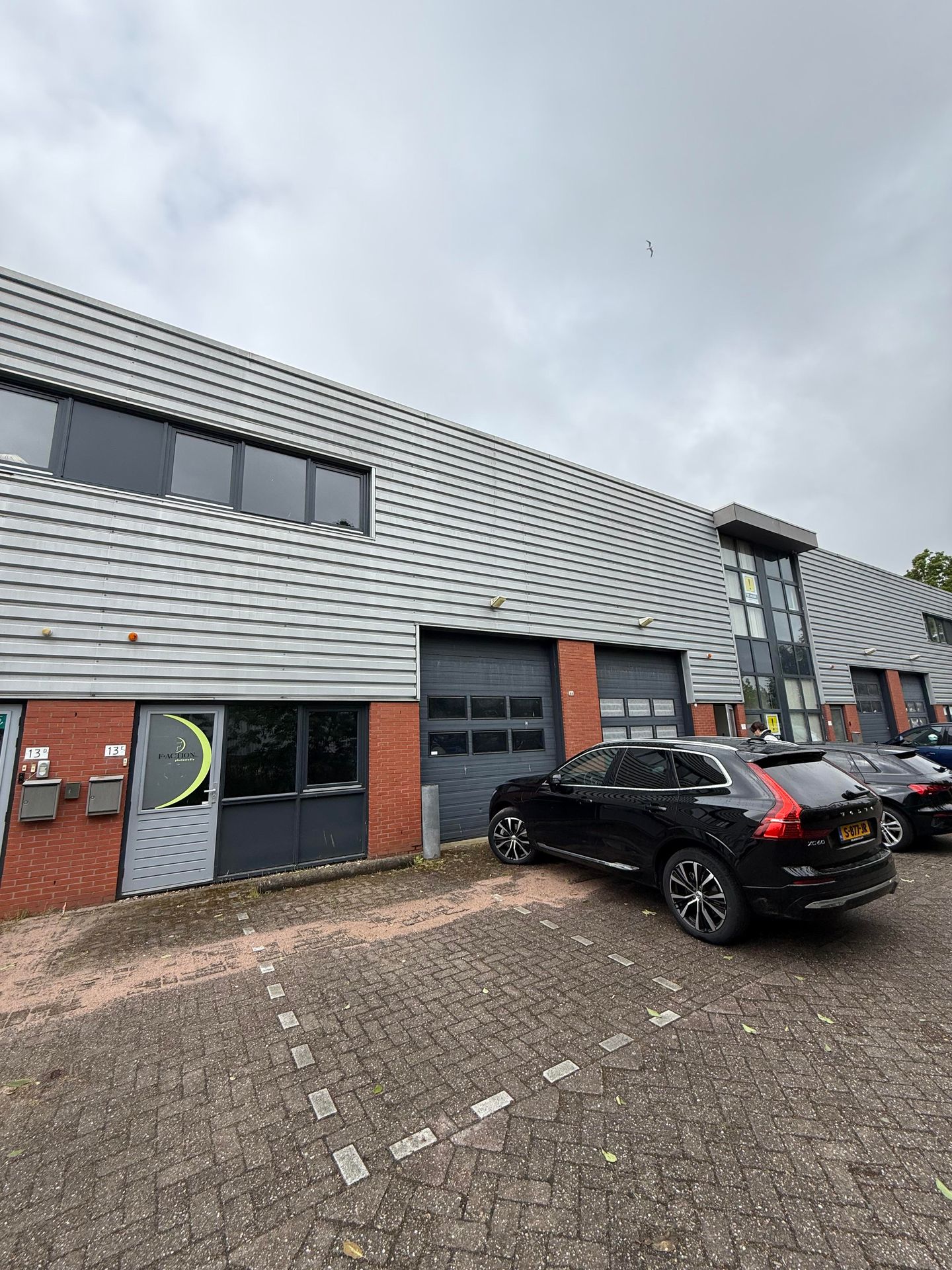 Bekijk foto 2 van Satellietbaan 13-E