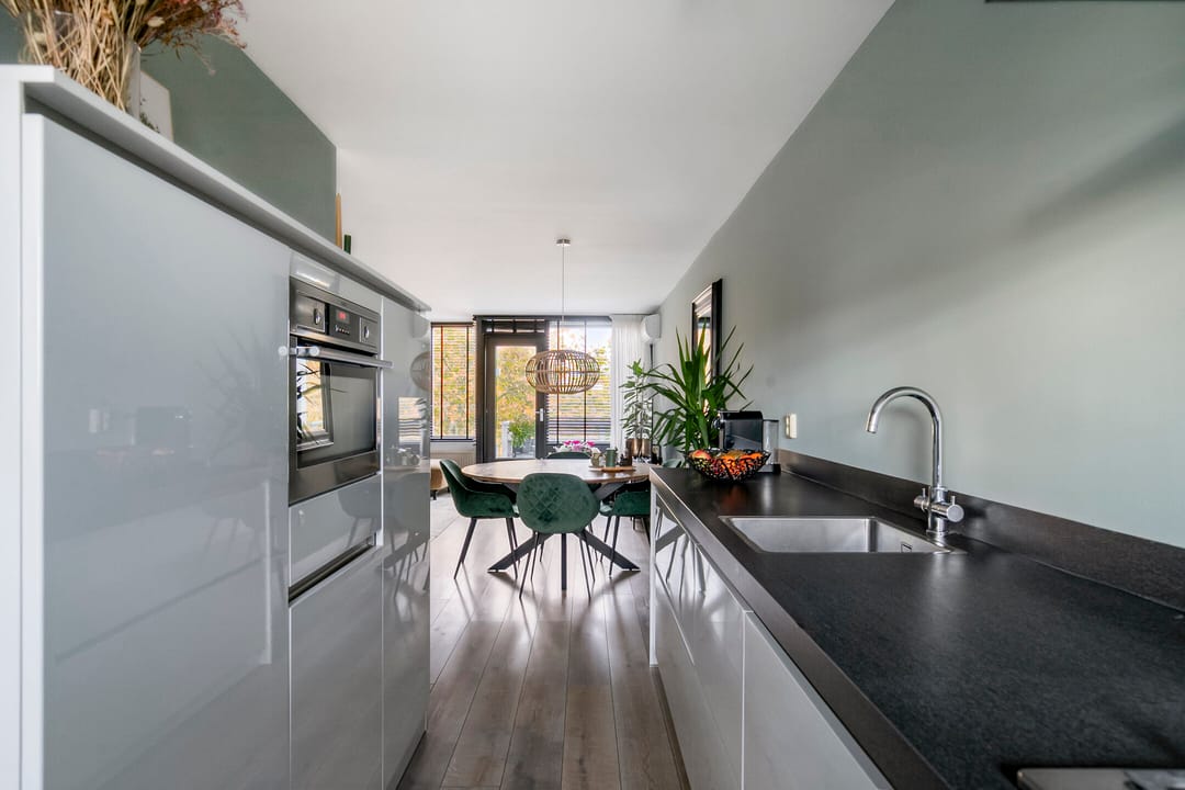 Photo 13 of Moleneindplein 306