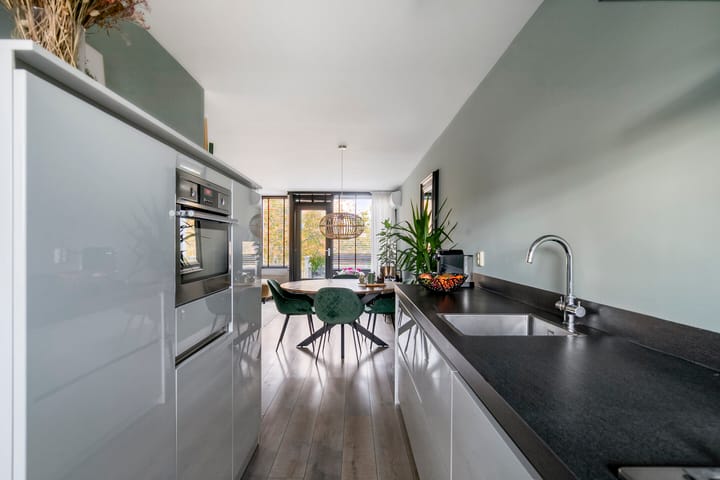 Foto 13 van Moleneindplein 306