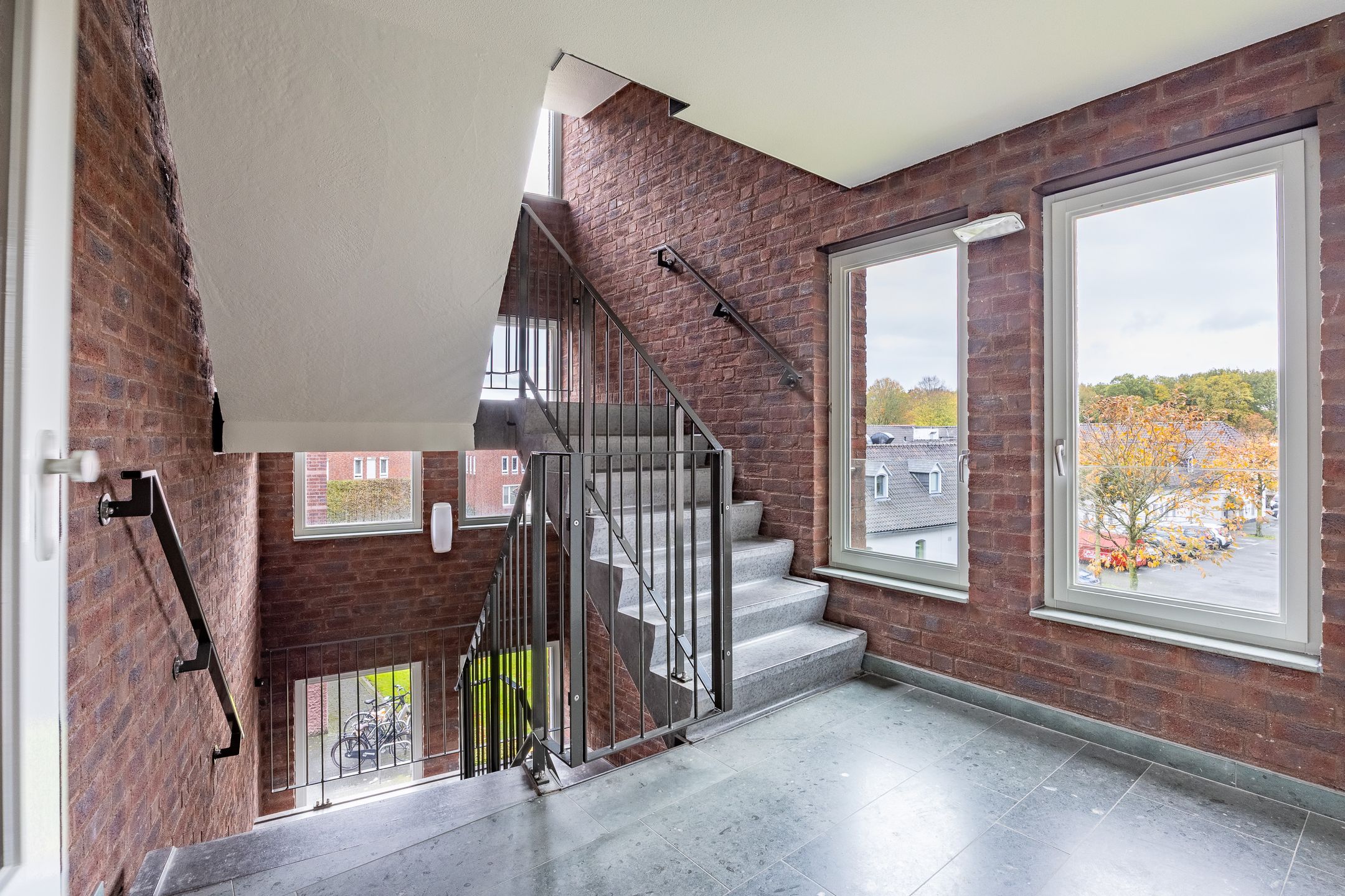 Foto 9 van Jerusalem 79