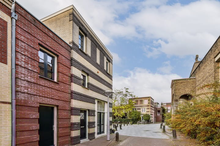 Foto 2 van M.J. Granpré Molièreplein 5