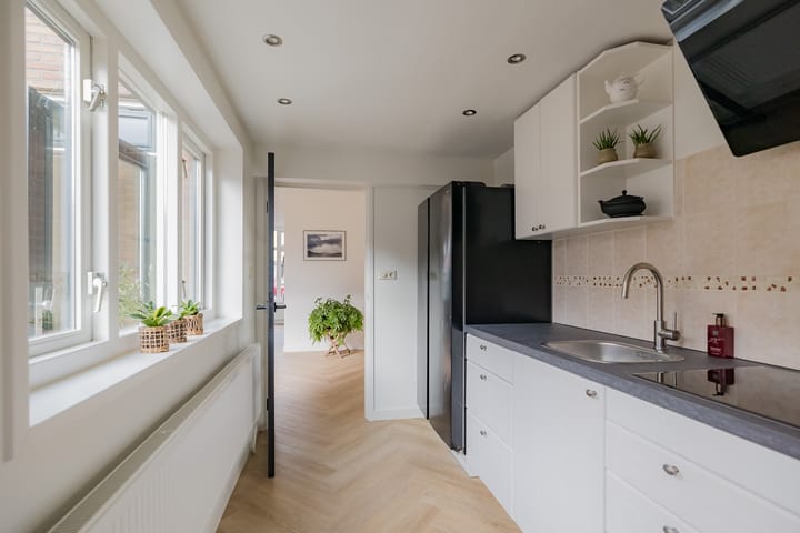 Photo 21 of Marconistraat 70