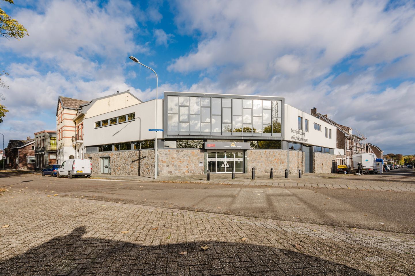 View photo 1 of Prins Clausstraat 114