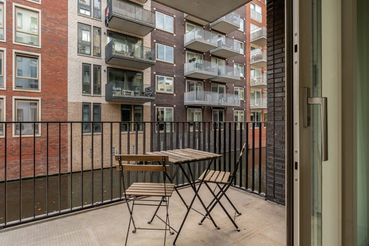 Foto 24 van Charley Tooropgracht 159