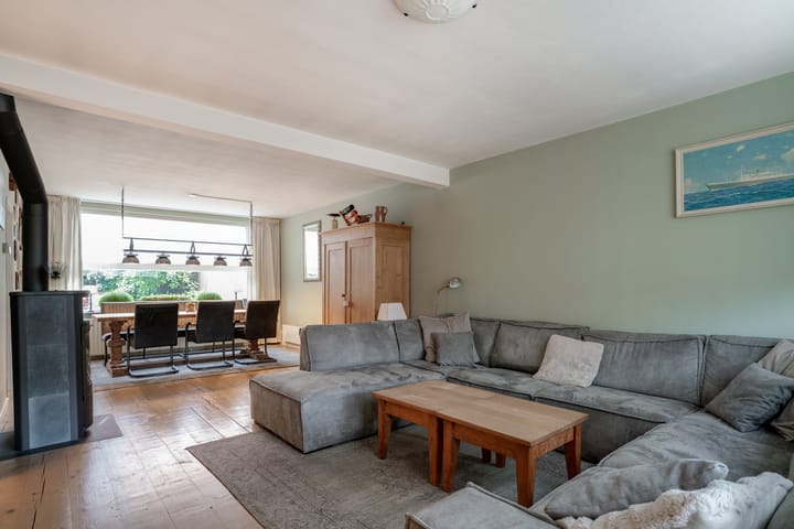 Photo 2 of Julianalaan 14