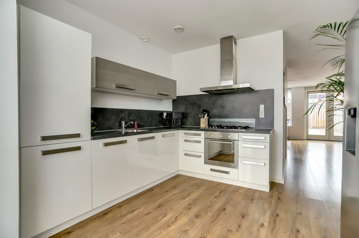 Foto 12 van Dominee Van Ingenstraat 5