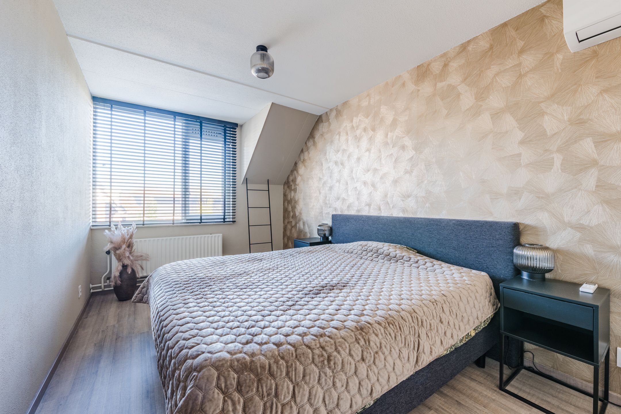 Foto 15 van Groes 74