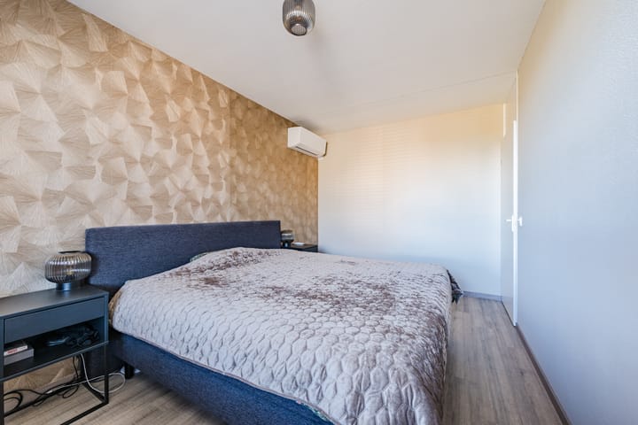 Foto 16 van Groes 74