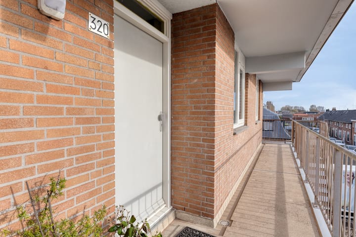 Photo 11 of Prins Hendrikstraat 320