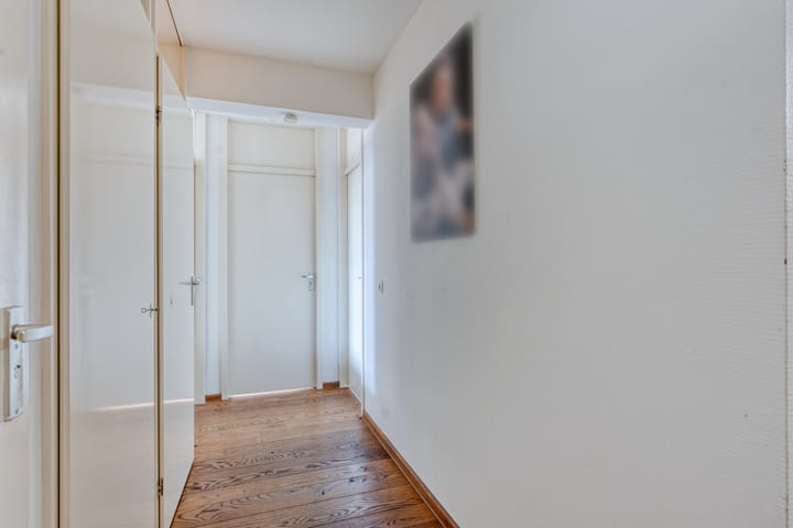 Photo 14 of Prins Hendrikstraat 320