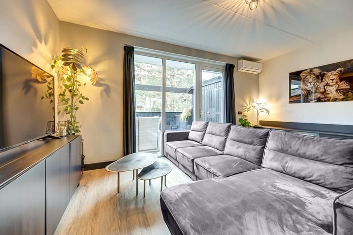 Photo 11 of Nelson Mandelahof 33