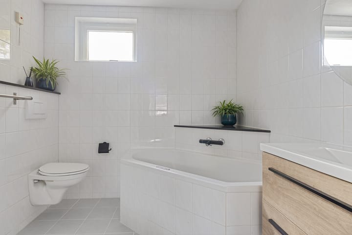 Photo 14 of Van Goghhof 79