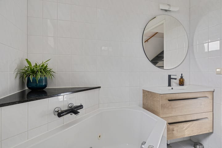 Photo 15 of Van Goghhof 79