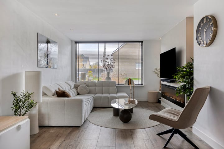 Photo 2 of Esdoornlaan 34