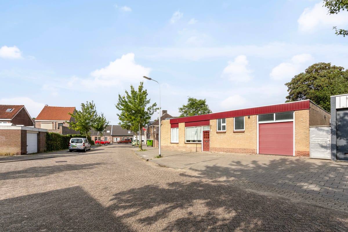 View photo 2 of Lannerstraat 59