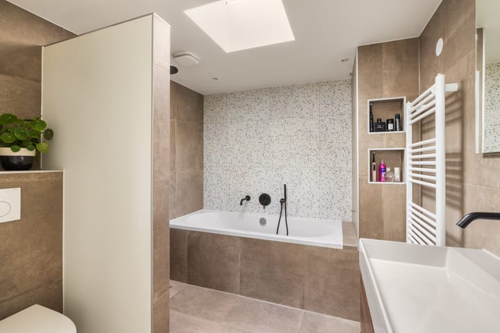 Photo 5 of Crynssenstraat 68-3