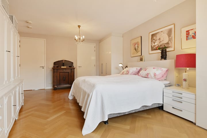 Photo 37 of Carnegielaan 64