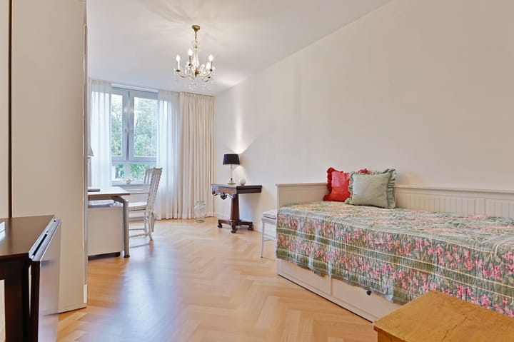 Photo 42 of Carnegielaan 64