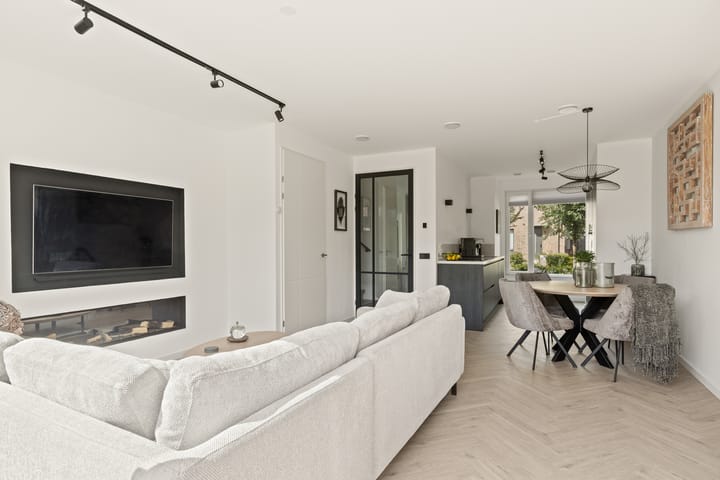 Foto 15 van Tiellaan 98