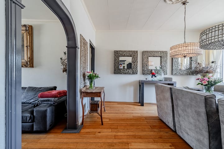 Photo 11 of Bronckhorststraat 81