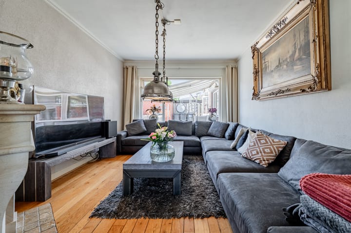 Photo 12 of Bronckhorststraat 81