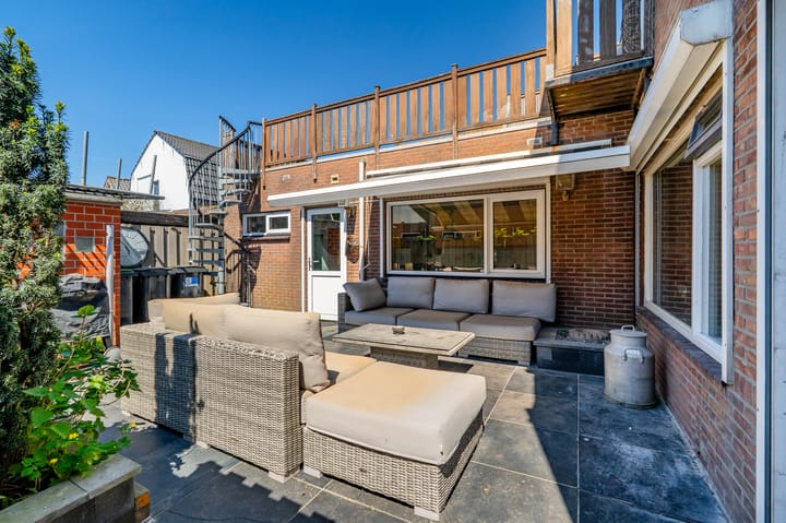 Photo 36 of Bronckhorststraat 81