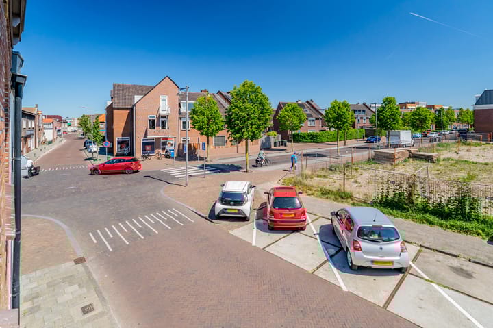 Photo 50 of Bronckhorststraat 81