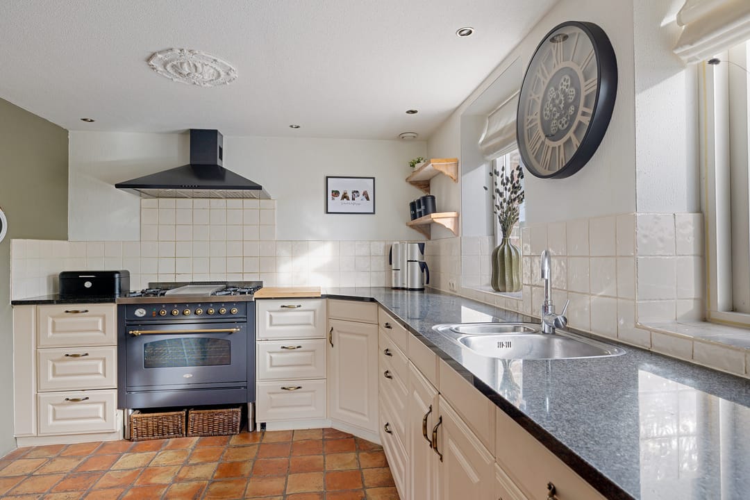 Photo 17 of Ballast 44