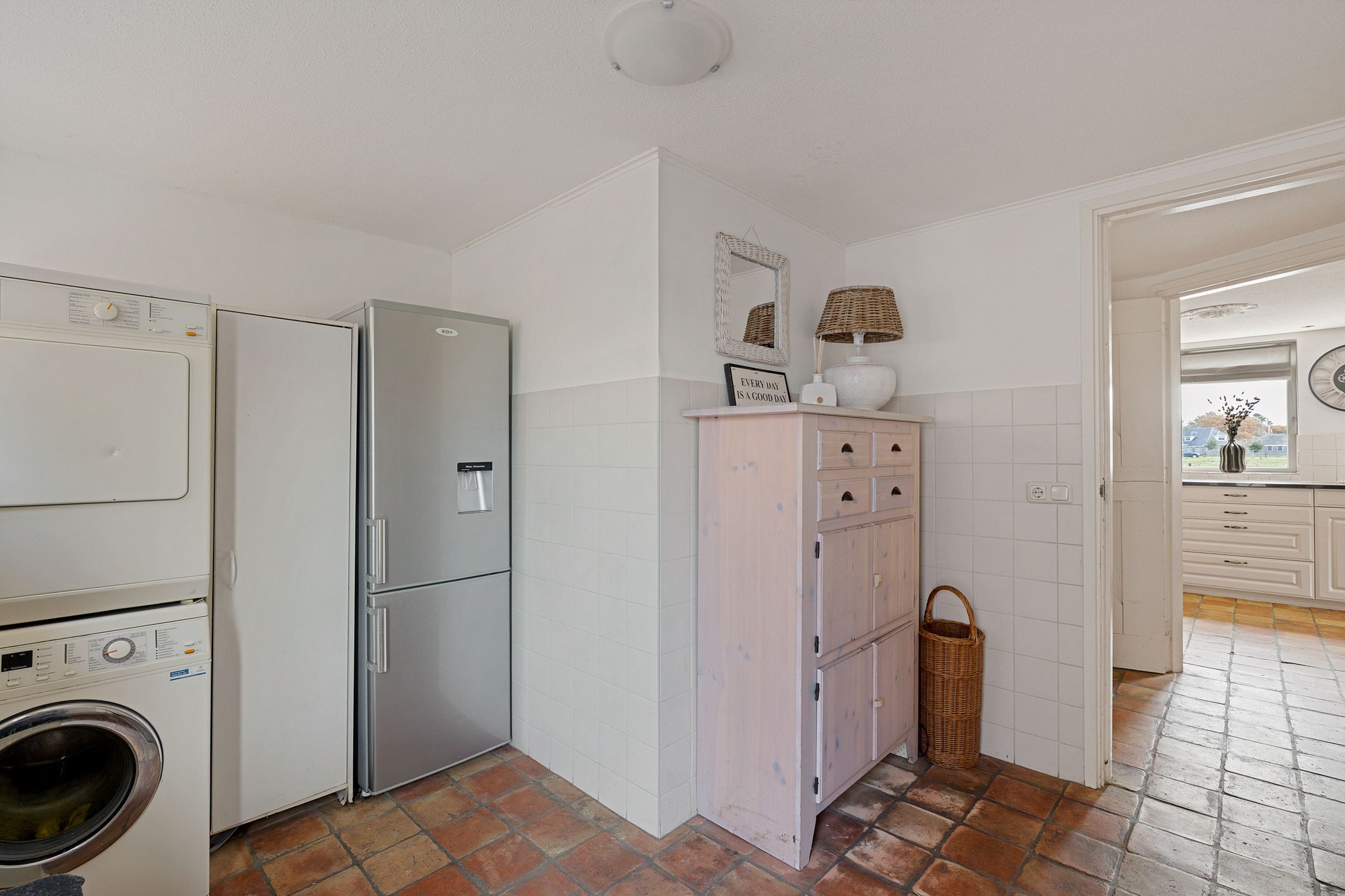 Photo 21 of Ballast 44