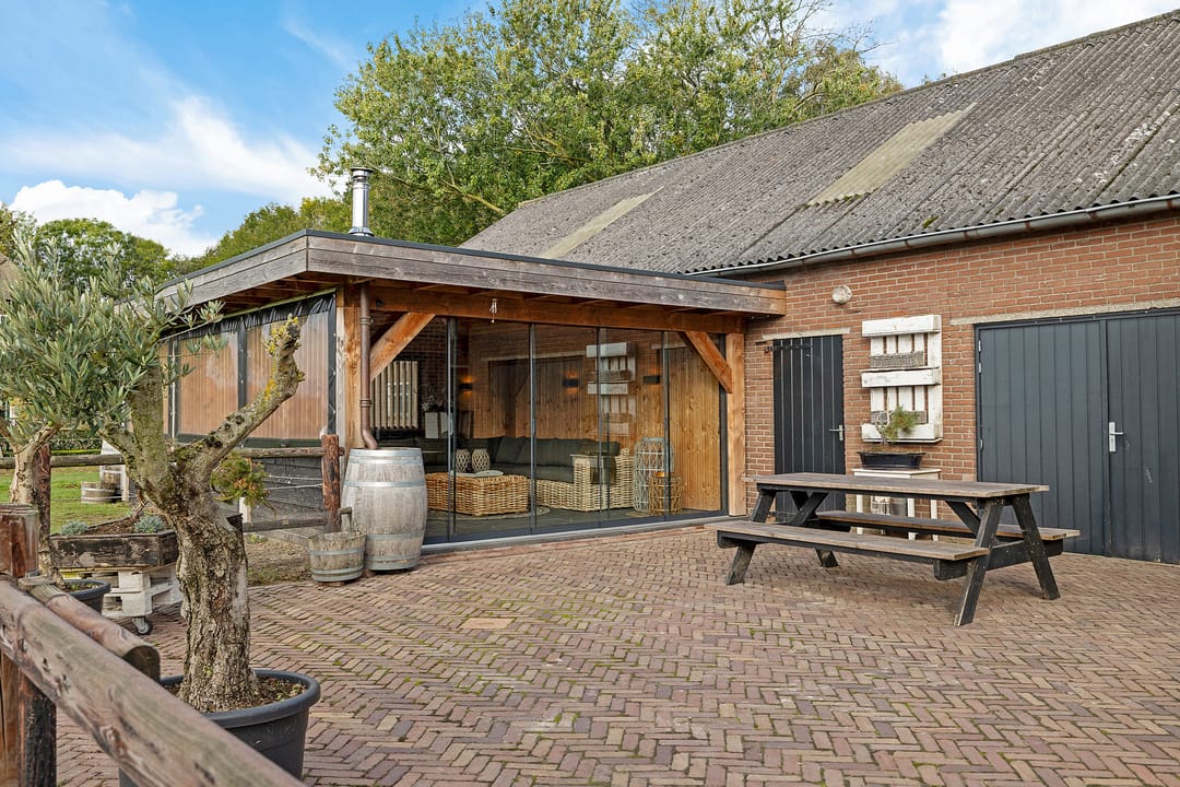 Photo 37 of Ballast 44