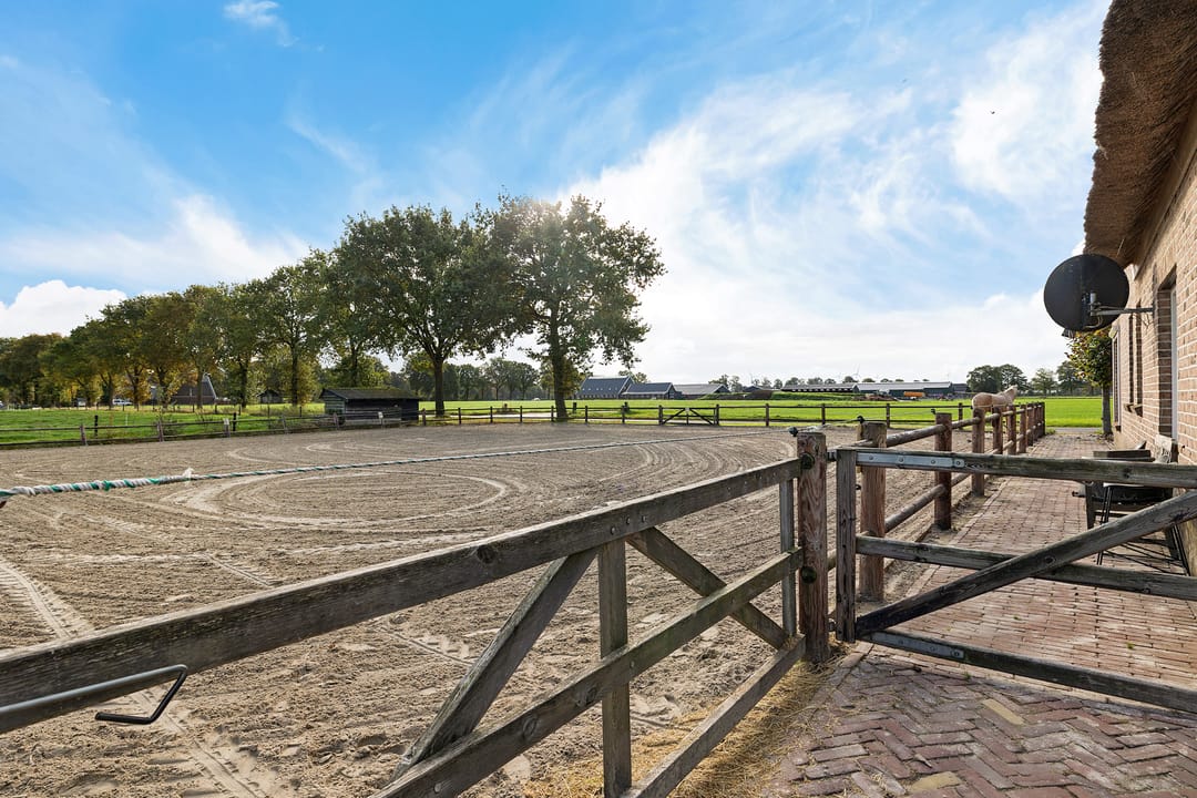 Photo 46 of Ballast 44