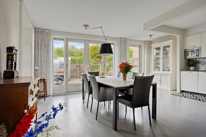 Photo 10 of Peerlenburgh 37