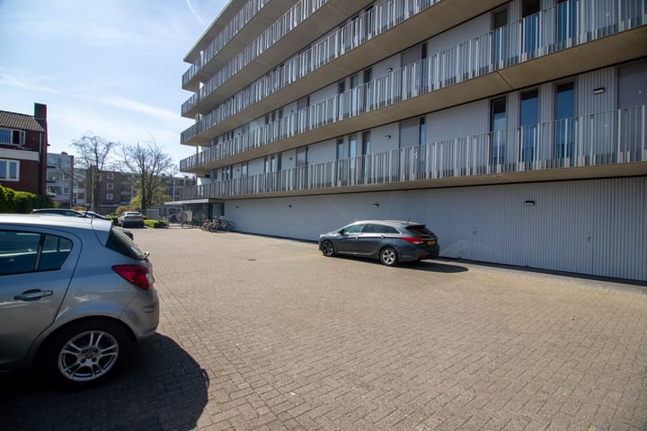 Photo 36 of St. Ignatiusstraat 149