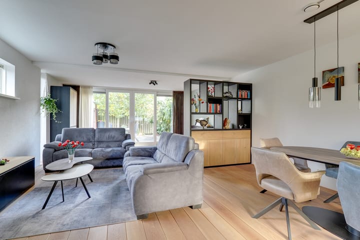 Photo 5 of Herman Heijermanshove 37