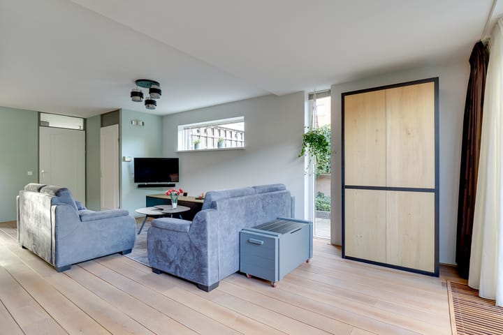 Photo 7 of Herman Heijermanshove 37