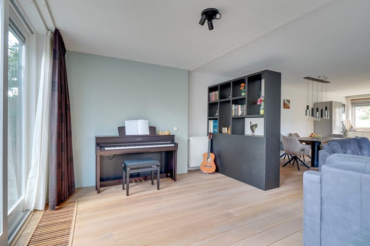 Photo 9 of Herman Heijermanshove 37