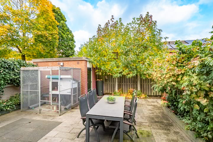 Photo 34 of Herman Heijermanshove 37