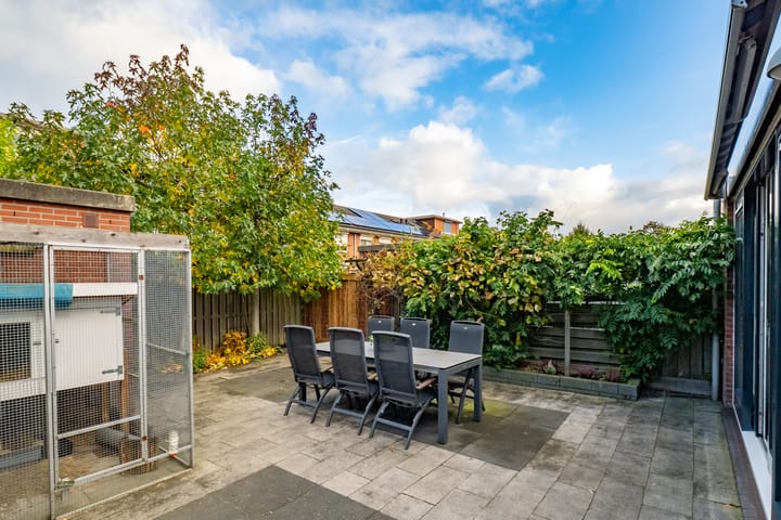 Photo 36 of Herman Heijermanshove 37