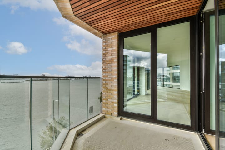 Photo 11 of Grasweg 490