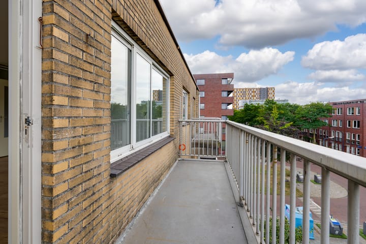 Foto 16 van Louis de Visserstraat 7